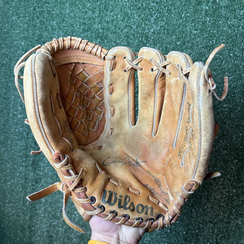 Wilson Signature A2124 George Brett 12" Baseball Glove RHT Signature Model - Picture 2 of 11